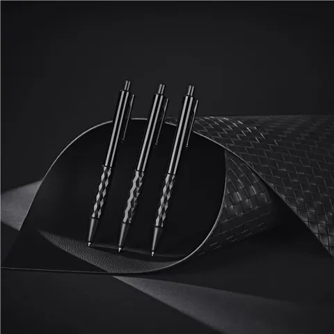 AV-19201_LIFESTYLE-NO-LOGO_1024X1024.jpg
