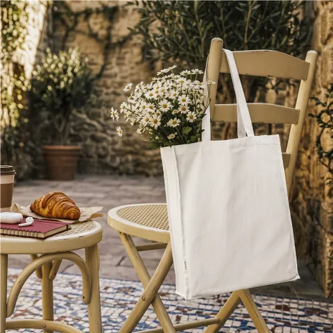 bag-4743_lifestyle_ai-no-logo_1024x1024