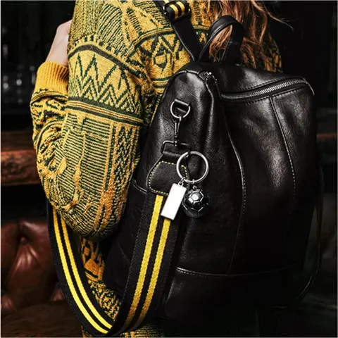 gp-sd-151-b_lifestyle_ai-no-logo_football_1024x1024