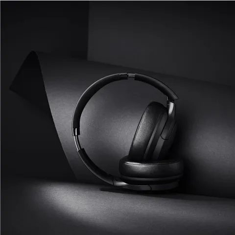 MT-AV-463-B_LIFESTYLE-NO-LOGO_1024X1024.jpg