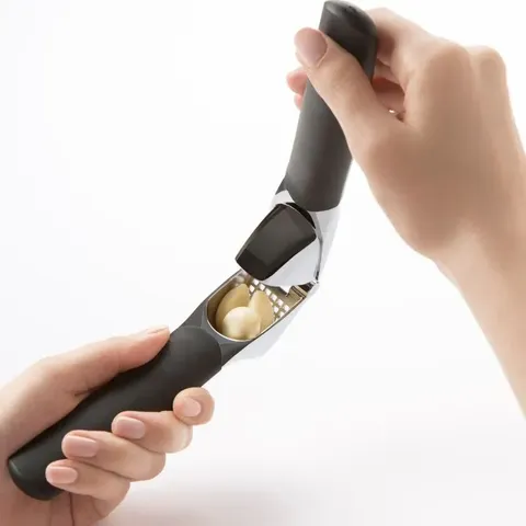 oxo-gg-garlic-press.jpg