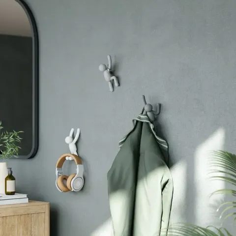 umbra-buddy-hooks-grey-set-of-3-lifestyle-min.jpg