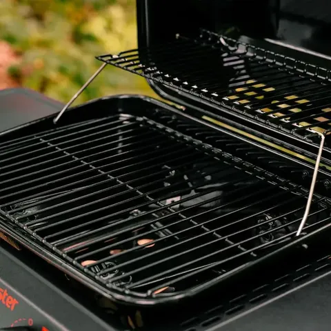 megamaster-series-2-burner-patio-gas-braai-interior.jpg