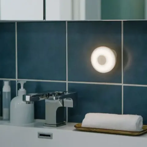 xiaomi-motion-activated-night-light-lifestyle.jpg