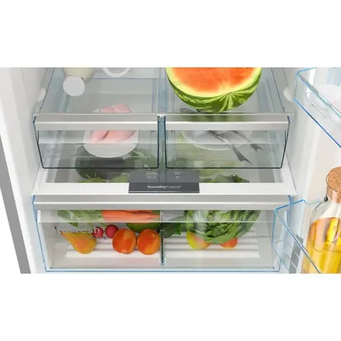 bosch-521l-bottom-freezer-kgn76ci30u-fridge-drawer-compartment.jpg