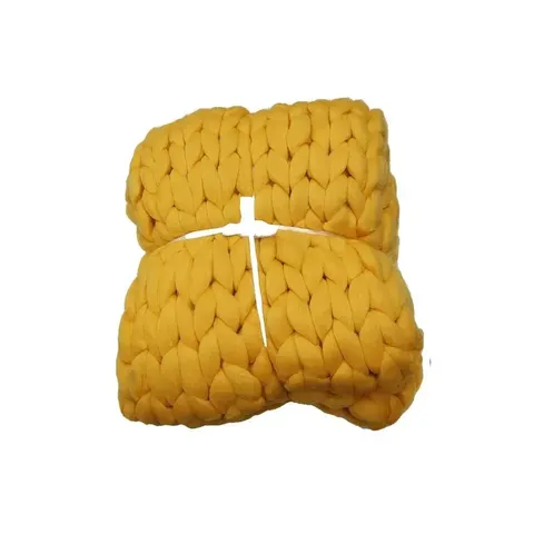 home4u-100x150-yellow-chunky-woolen-blanket.jpg