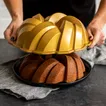 95577_Braided+Bundt_Holdiing+Pan_01_E.jpg