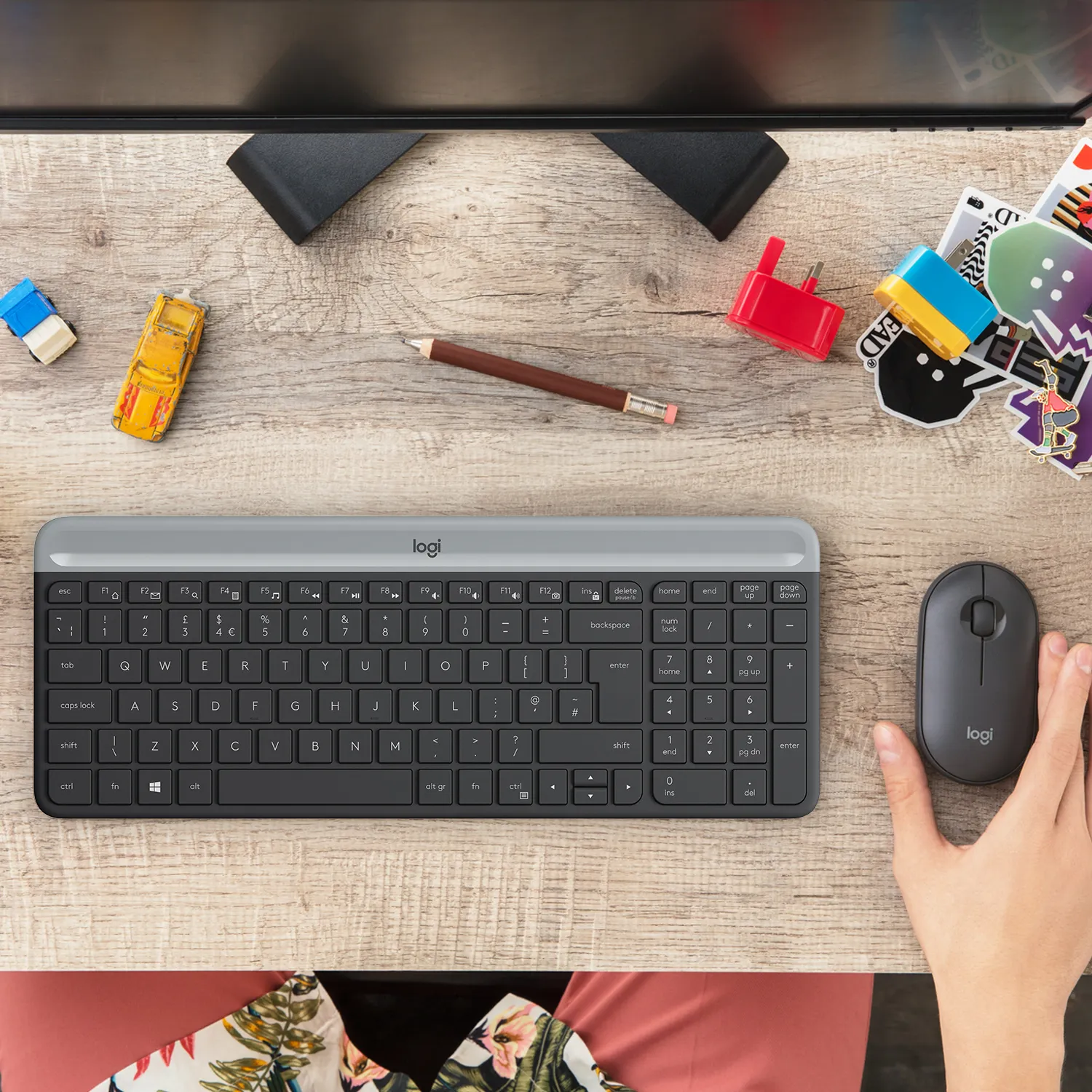 Logitech Wireless Keyboard and Mouse Combo MK470 (GRAPHITE) 2-Year Limited Hardware warranty