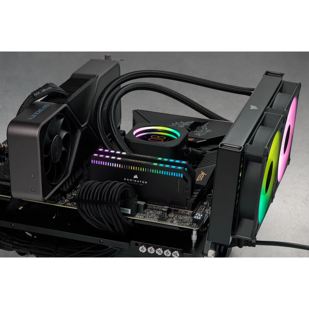 CORSAIR DOMINATOR RGB DDR5 32GB (2 x 16GB) DDR5 6400 CL32