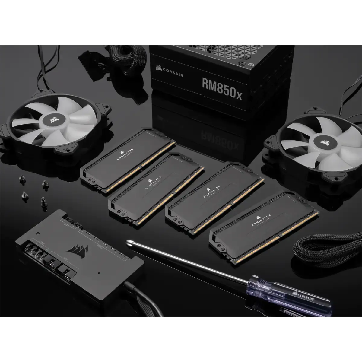 CORSAIR DOMINATOR RGB DDR5 32GB (2 x 16GB) DDR5 6400 CL32