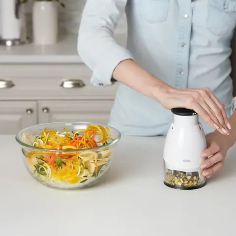 oxo-chopper-enclosed-cup