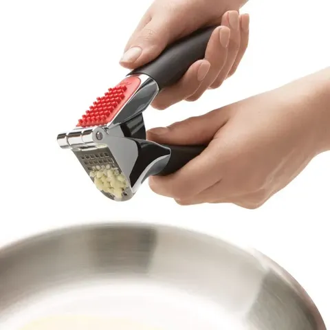 good-grips-garlic-press