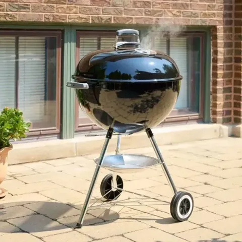 weber-57cm-original-charcoal-kettle-braai-1502202-03