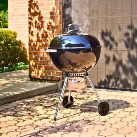 weber-57cm-premium-original-charcoal-kettle-braai-1502210-03