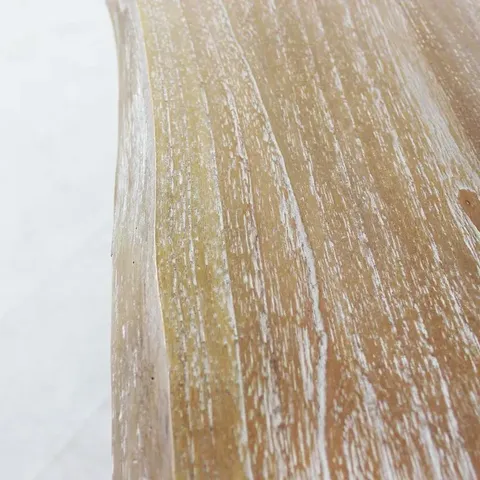 barcelona-dining-table-close-up