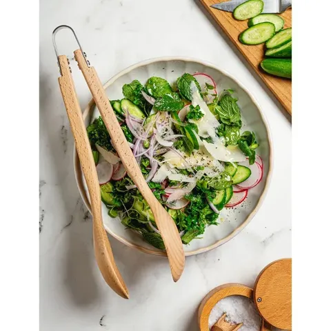 legend-beechwood-salad-server-lifestyle