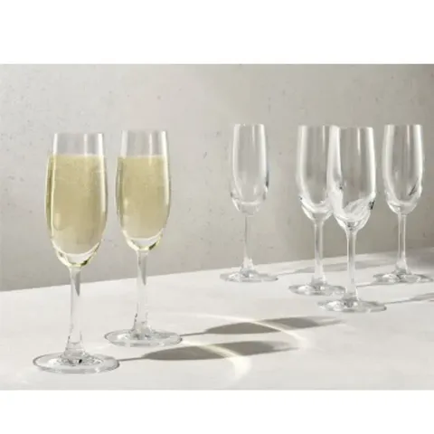 maxwell-williams-flute-glass-set-lifestyle