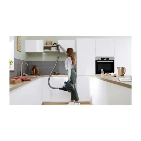 bosch-series-2-red-bagless-vacuum-cleaner-1