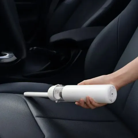 xiaomi-mini-vacuum-cleaner-lifestyle