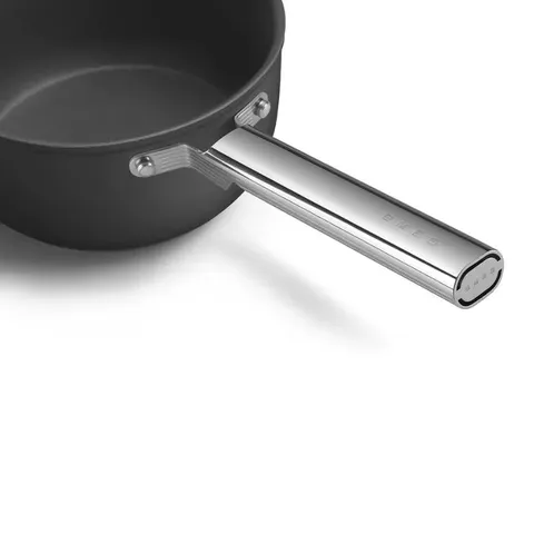 smeg-20cm-black-saucepan-handle