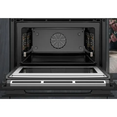 siemens-iq700-compact-microwave-oven-cm936gcb1-open