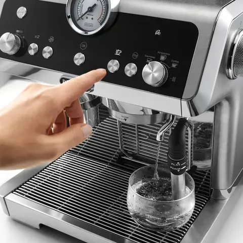 delonghi-la-specialista-coffee-machine-hot-water-outlet
