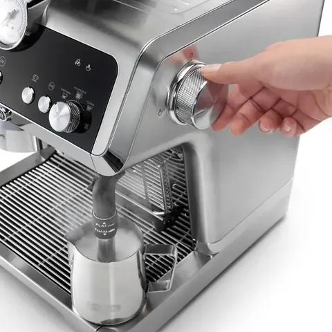 delonghi-la-specialista-coffee-machine-milk-frother