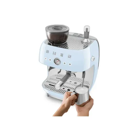 smeg-espresso-manual-coffee-machine-egf03-02