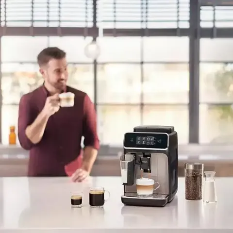 philips-series-2200-automatic-coffee-maker-lifestyle