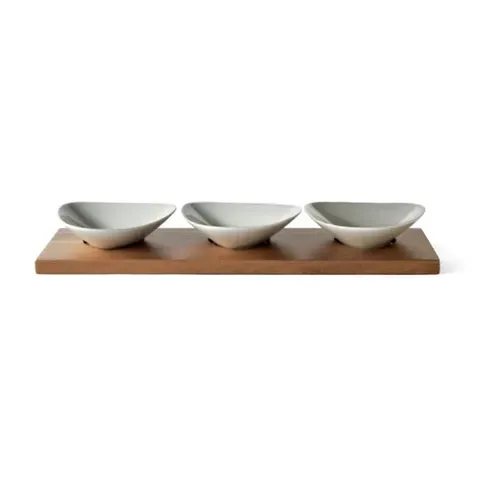 eetrite-3-mini-dishes-on-acacia-wood-tray