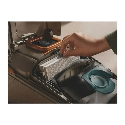 miele-allergy-brillent-white-vacuum-cleaner-guardl1allergy-05