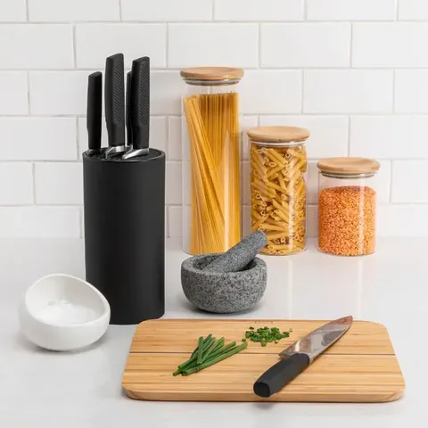 humble-mash-universal-knife-storage-block-lifestyle