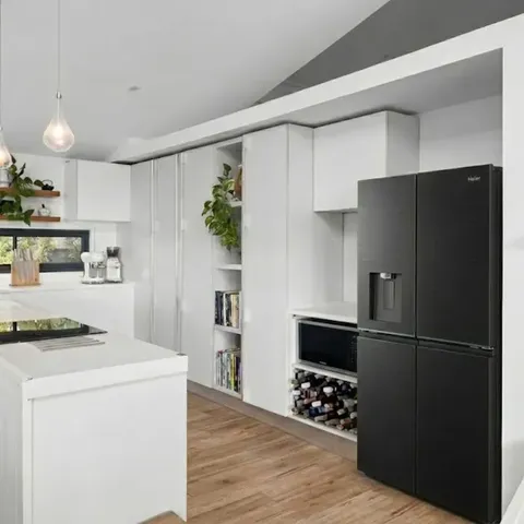haier-636l-french-door-fridge-hrf-850vnwimblza-03
