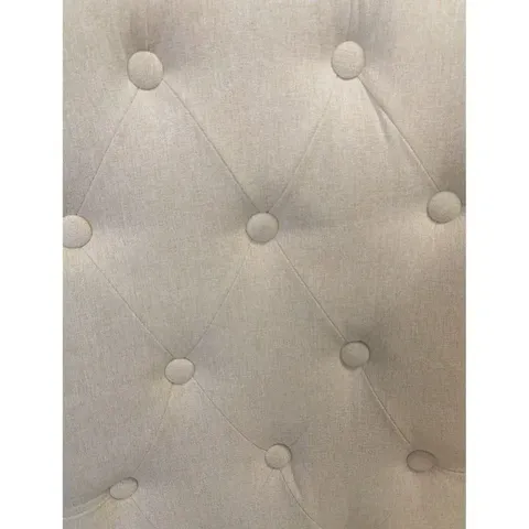 kenya-deep-buttoned-design