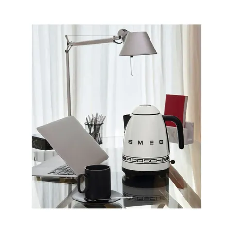 smeg-carrara-white-porsche-kettle-klf03pcweu-04