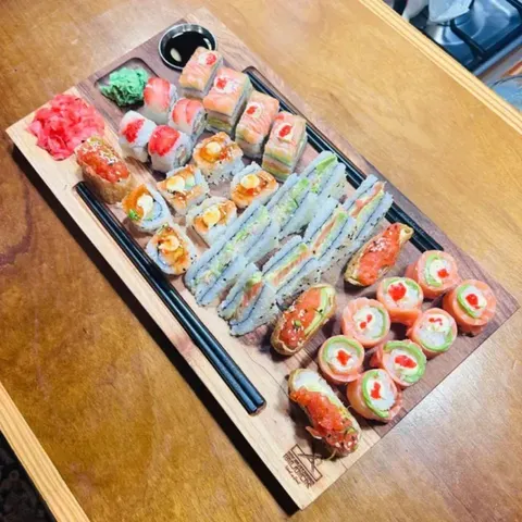 my-butchers-block-sushi-board-lifestyle