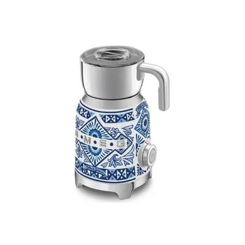 smeg-dolce-gabbana-blu-mediterraneo-milk-frother-mff01dgbeu-02