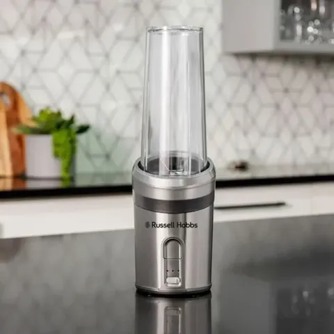 russell-hobbs-cordless-rechargeable-personal-blender-lifestyle