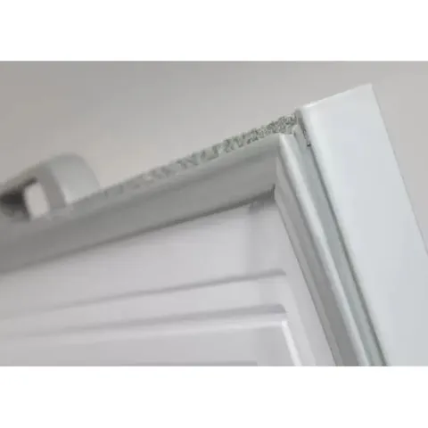 univa-chest-freezer-uc125w-durable-chromadek-interior