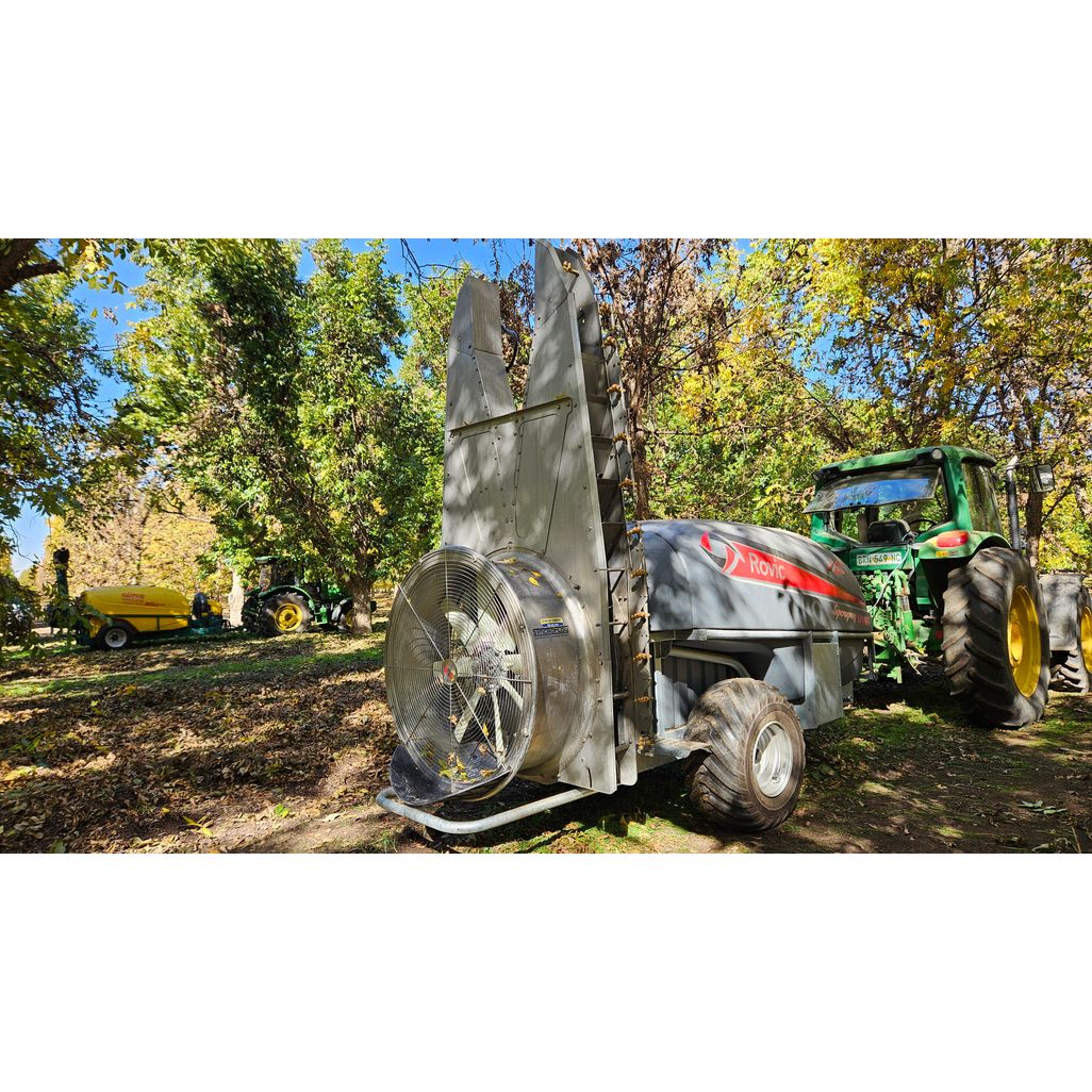 Rovic Rakes Trailed Citrus Mist Blower | Rovic